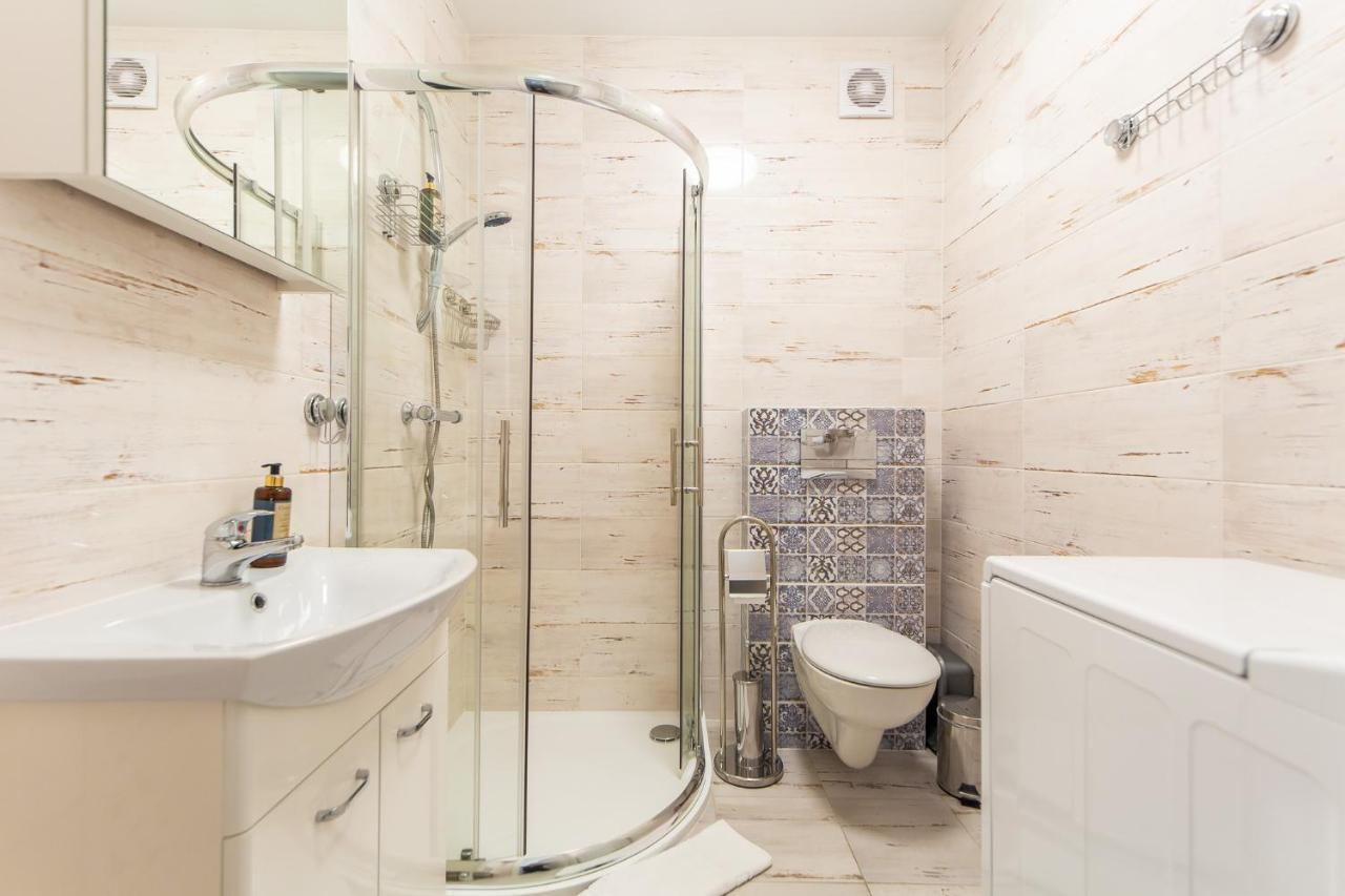 Kolorowe Balkony - Sloneczny Apartament W Miedzyzdrojach By Noclegi Renters مينززدرويه المظهر الخارجي الصورة